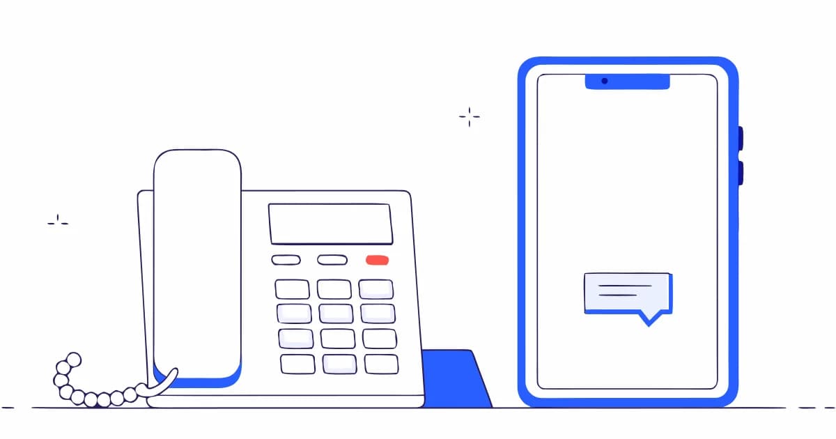 Ein Tischtelefon mit Hörer neben einem Smartphone, auf dem ein Chat geöffnet ist